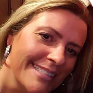 Meet your Posher, Laurie